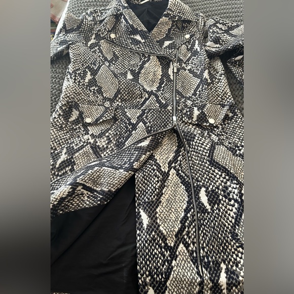 Diane Von Furstenberg Women’s 10 Snake Print Wool & Silk Long Jacket Coat - Picture 8 of 14
